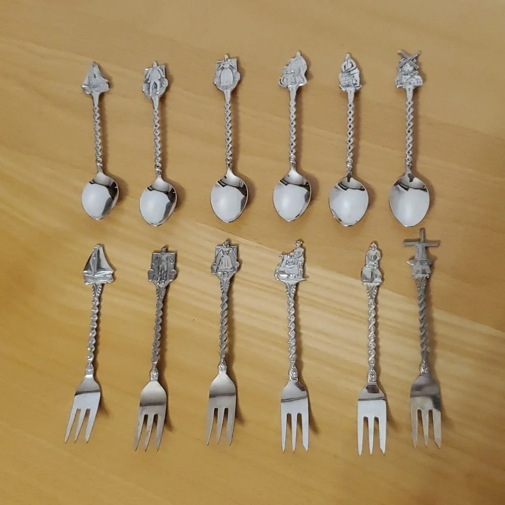 🏠 Man Kok Toronto Set of Spoon & Forks
